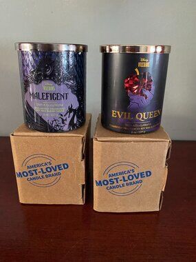 Set of 2 Bath and Body Works Disney Villains Evil Queen 8 oz Wick Candle Lot NEW